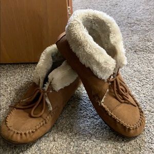 Air-walk moccasins